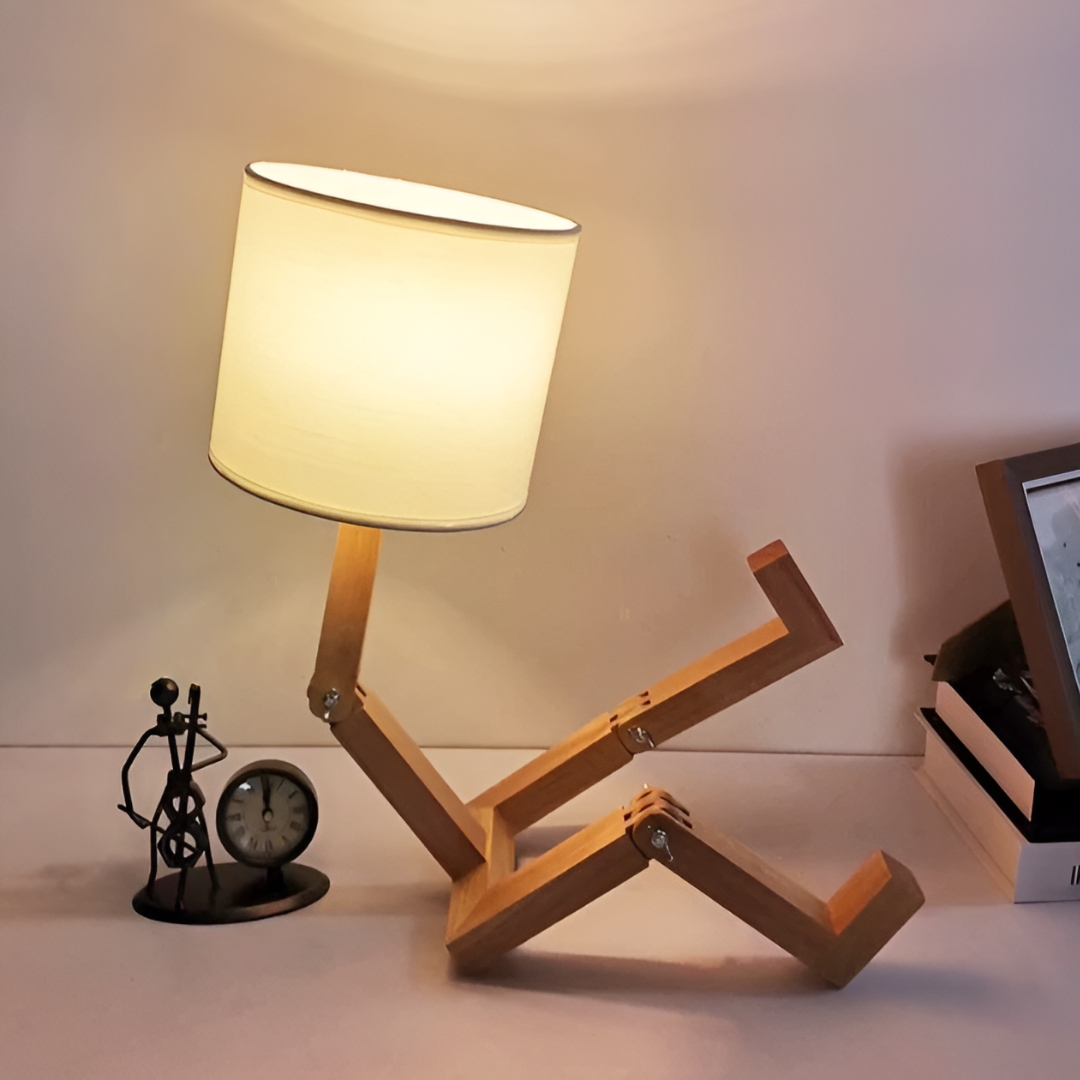 Creative Robot Tischlampe aus Holz