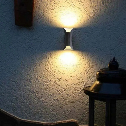 Gebogene LED-Wandleuchte
