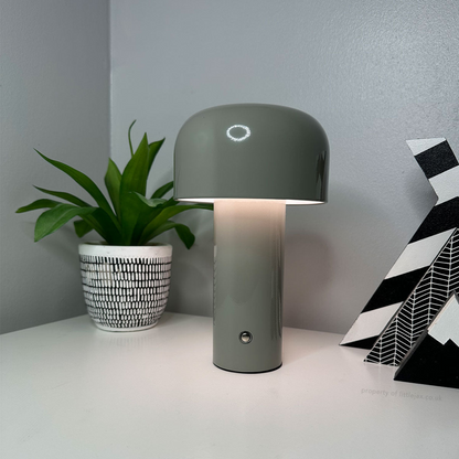 Moderne Wiederaufladbare LED Tischlampe in Pilzform