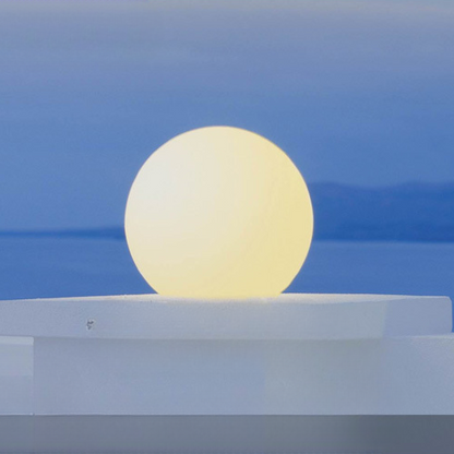 Kugelförmige Solarleuchte für den Garten