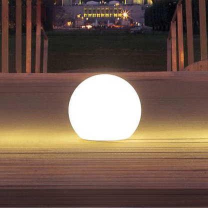 Kugelförmige Solarleuchte für den Garten