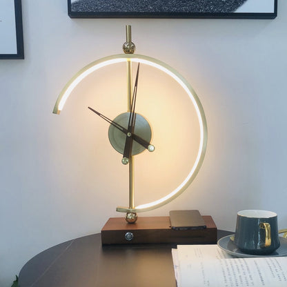 Minimalistische LED-Uhr mit Lampe