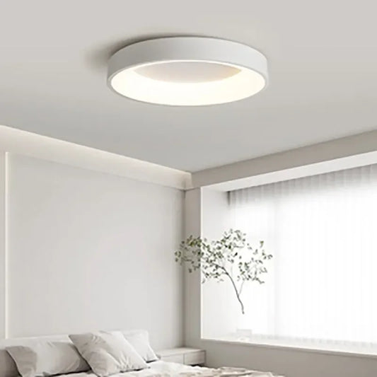 Runde LED-Leuchte im Nordic Look