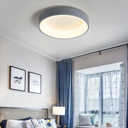 Runde LED-Leuchte im Nordic Look