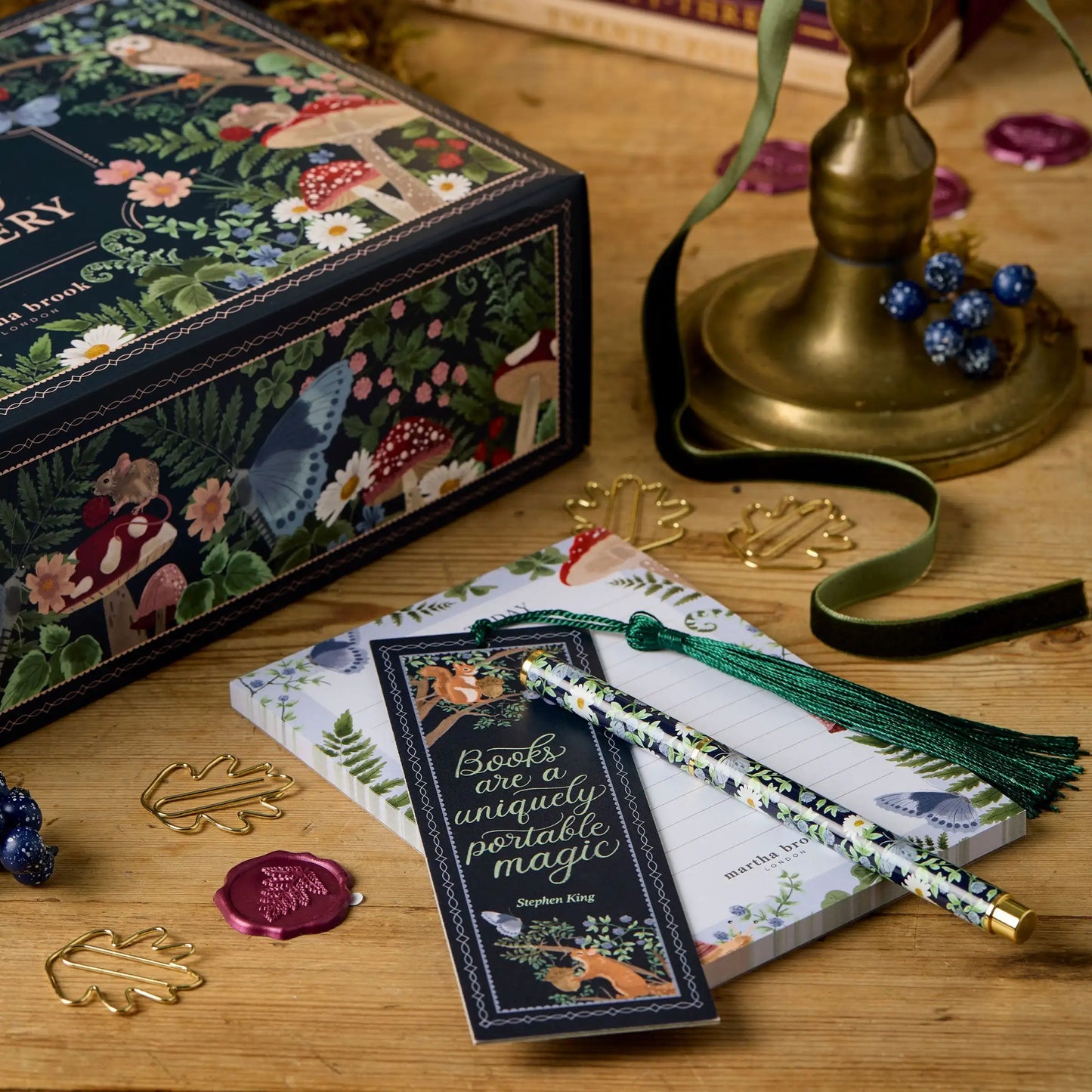 Festlicher Adventskalender 2024