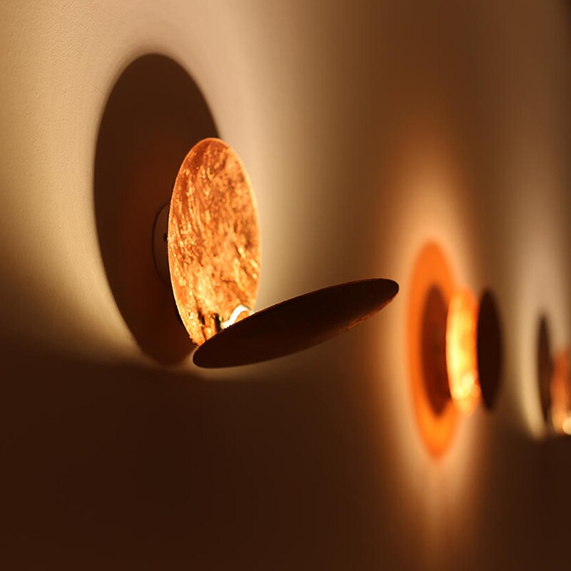 Wandleuchte mit Goldoptik & LED