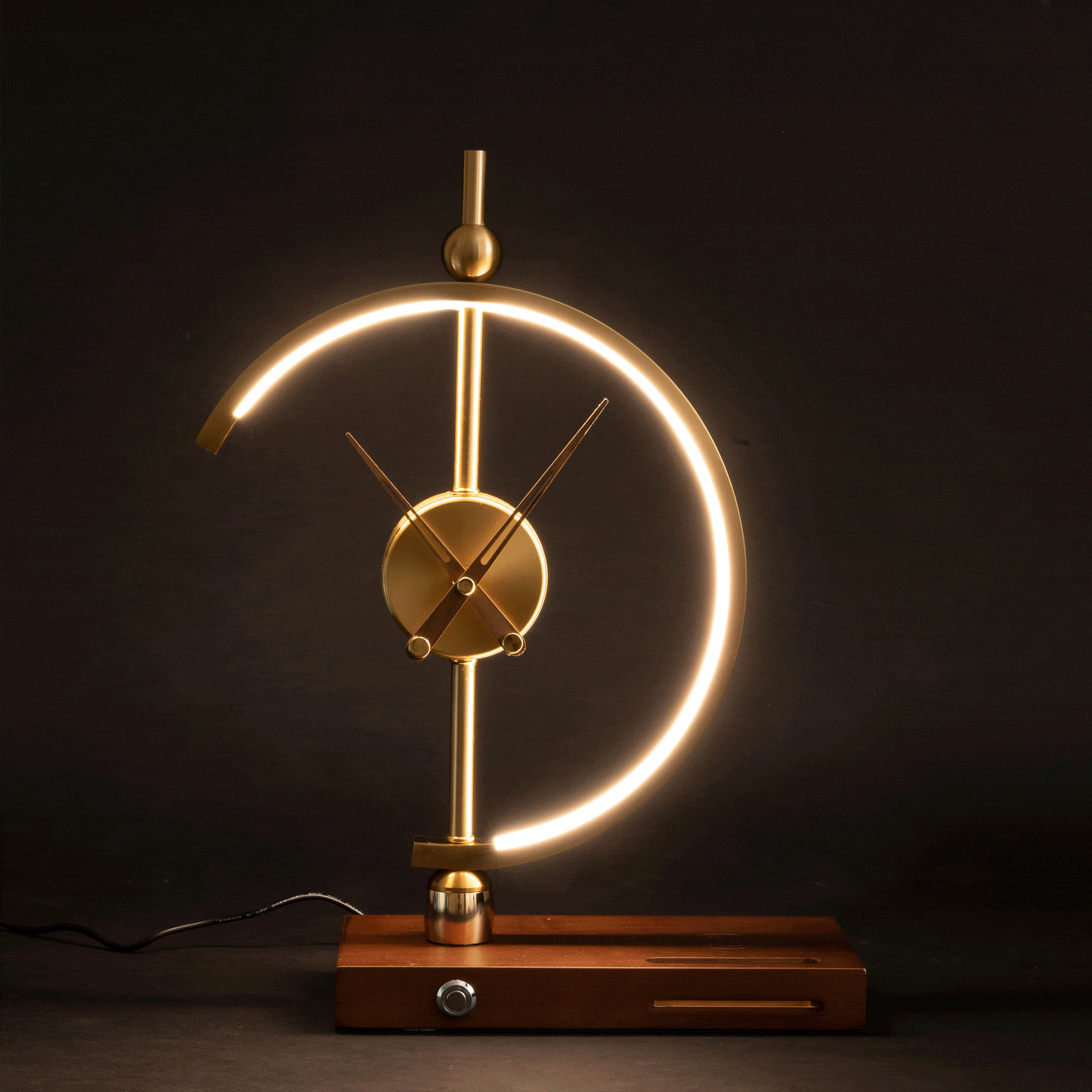 Minimalistische LED-Uhr mit Lampe