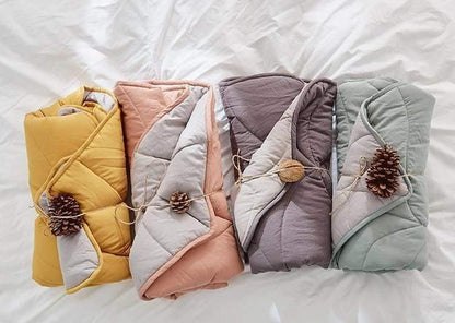 Kuscheldecke mit Blatt-Dekor