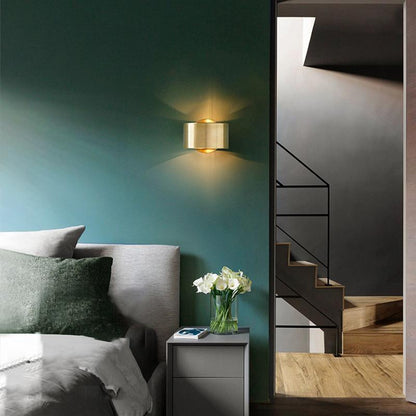 Minimalistische Wandlampe mit LED